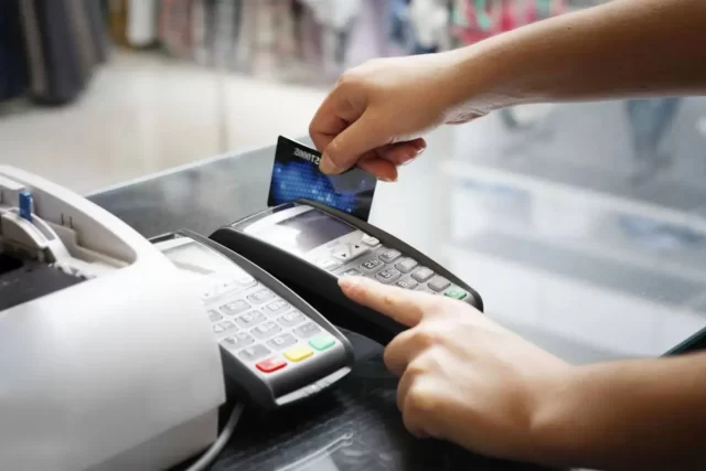 كيفية استخدام جهاز نقاط البيع كيفية استخدام جهاز نقاط البيع