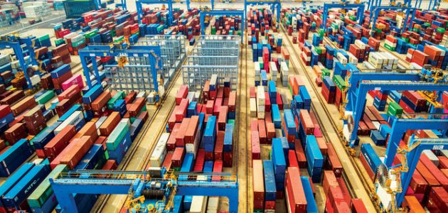 المستوردون يناقشون المشاكل الجمركية وتأثيرها على الاستيراد المستوردون تناقش المشكلات الجمركية وتأثيرها على الاستيراد