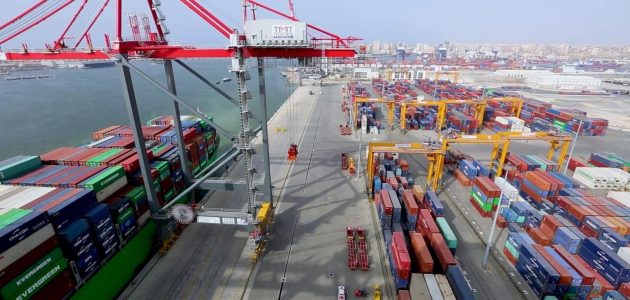 استقبلت الموانئ المصرية 165 ألف طن من الصب الجاف النظيف الشهر الماضي الموانئ المصرية تستقبل 165 ألف طن من الصب الجاف النظيف