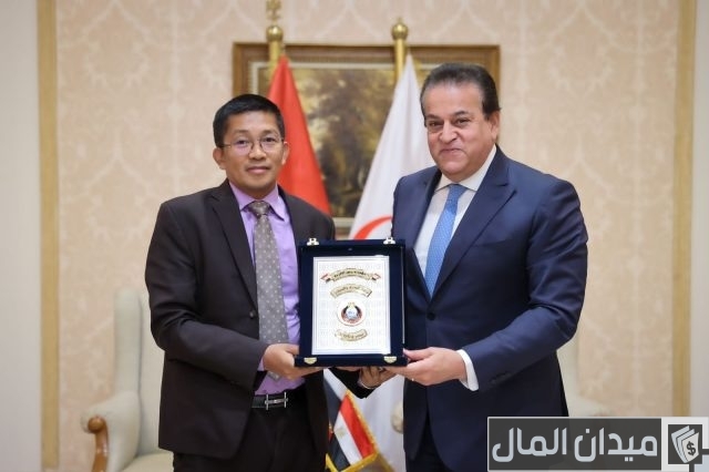 وزير الصحة يبحث مع نظيره بدولة مدغشقر تصنيع الدواء والمستلزمات الخاصة بوسائل تنظيم الأسرة وزير الصحة يبحث مع نظيره بدولة مدغشقر تصنيع الدواء والمستلزمات الخاصة بوسائل تنظيم الأسرة