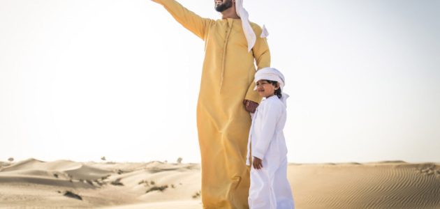 صور الزي الوطني الاماراتي للرجال والنساء بالصور الزي الوطني الاماراتي للرجال والنساء