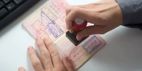 "منصة أبشر" تحدد مدة صلاحية التأشيرة بعد صدورها في السعودية مدة صلاحية التأشيرة بعد صدورها