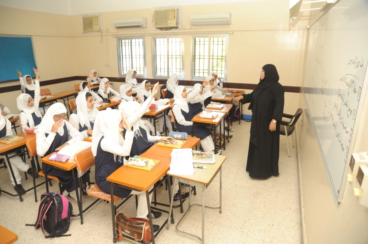 متوسط راتب المدرس في الكويت بالدينار
