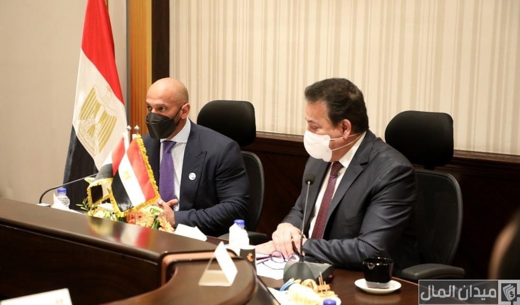 وزير الصحة المصري يبحث مع نظيره بدولة مدغشقر تصنيع الدواء والمستلزمات الخاصة بوسائل تنظيم الأسرة