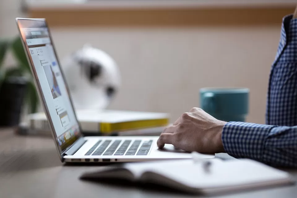 شرح خطوات توثيق المراجع الإلكترونية في البحث