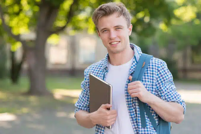 تكلفة الدراسة في كندا وأسماء الجامعات المعتمدة في كندا
