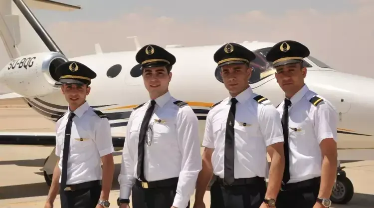 كم تكلفة دراسة الطيران في السعودية وكم سنة الدراسة؟