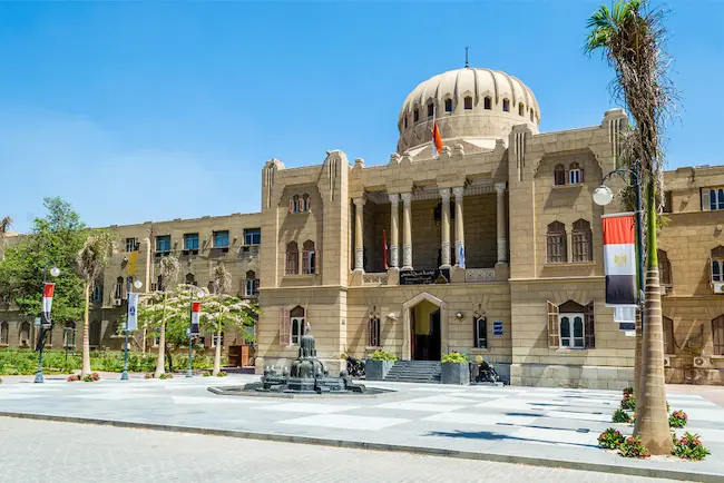رسوم جامعة عين شمس لغير المصريين وشروط القبول للوافدين