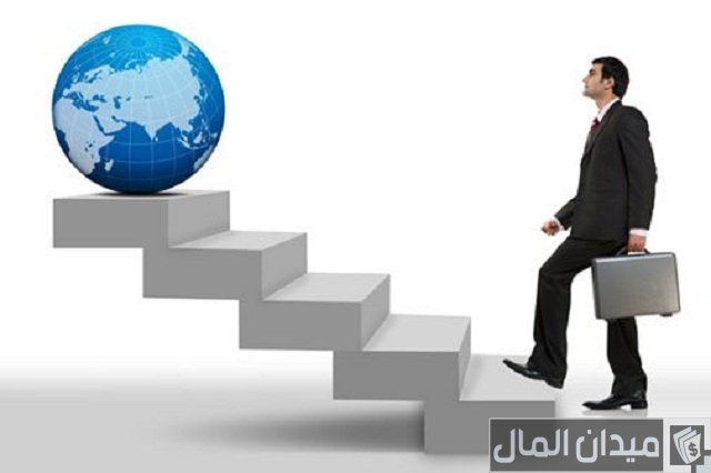 مقابلة بين شخصين عن مهنة المستقبل