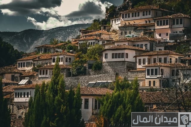 الحياة والعمل في ألبانيا