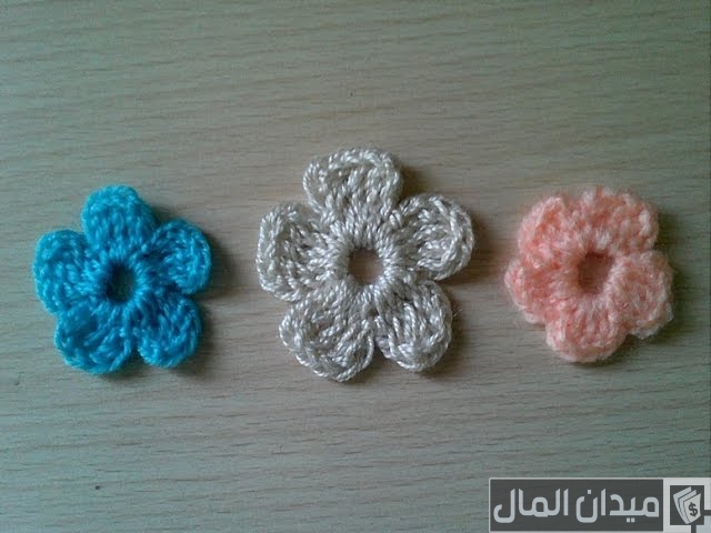 خطوات عمل وردة بالكروشيه بالصور
