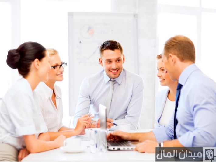 فن ونصائح التعامل مع الزملاء في بيئة العمل