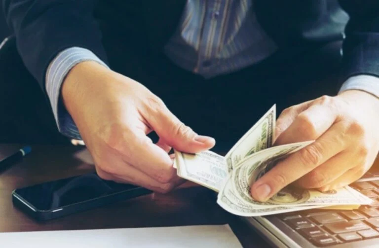 شروط الحصول على قروض أصحاب الأعمال والمهن الحرة من ميد بنك