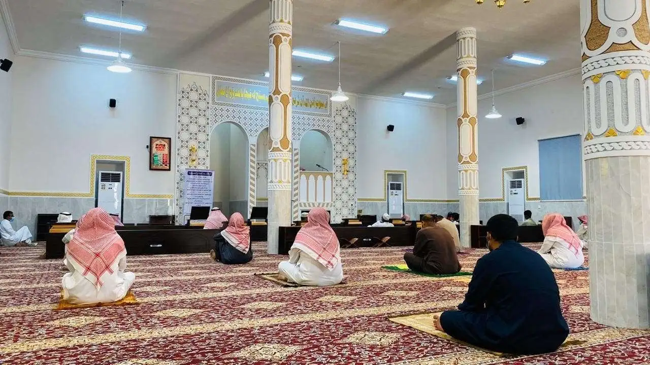 هل وظيفة مراقب مساجد حكومية وكم راتبها بالريال