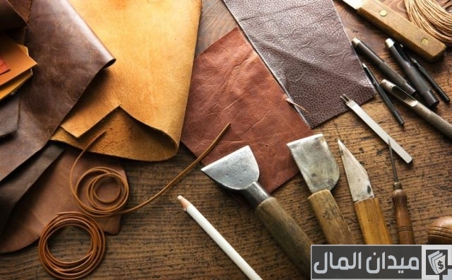 أدوات صناعة المنتجات الجلدية