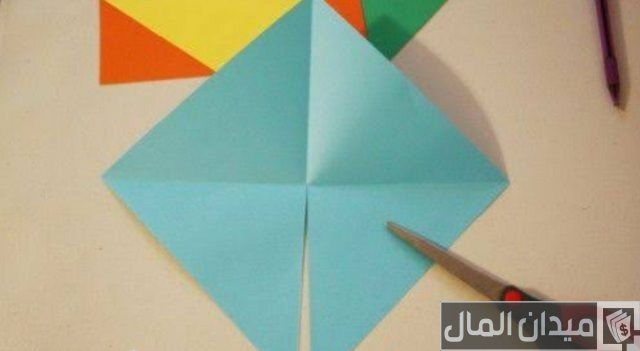 أشكال مطويات بالورق الملون أشكال مطويات بالورق الملون