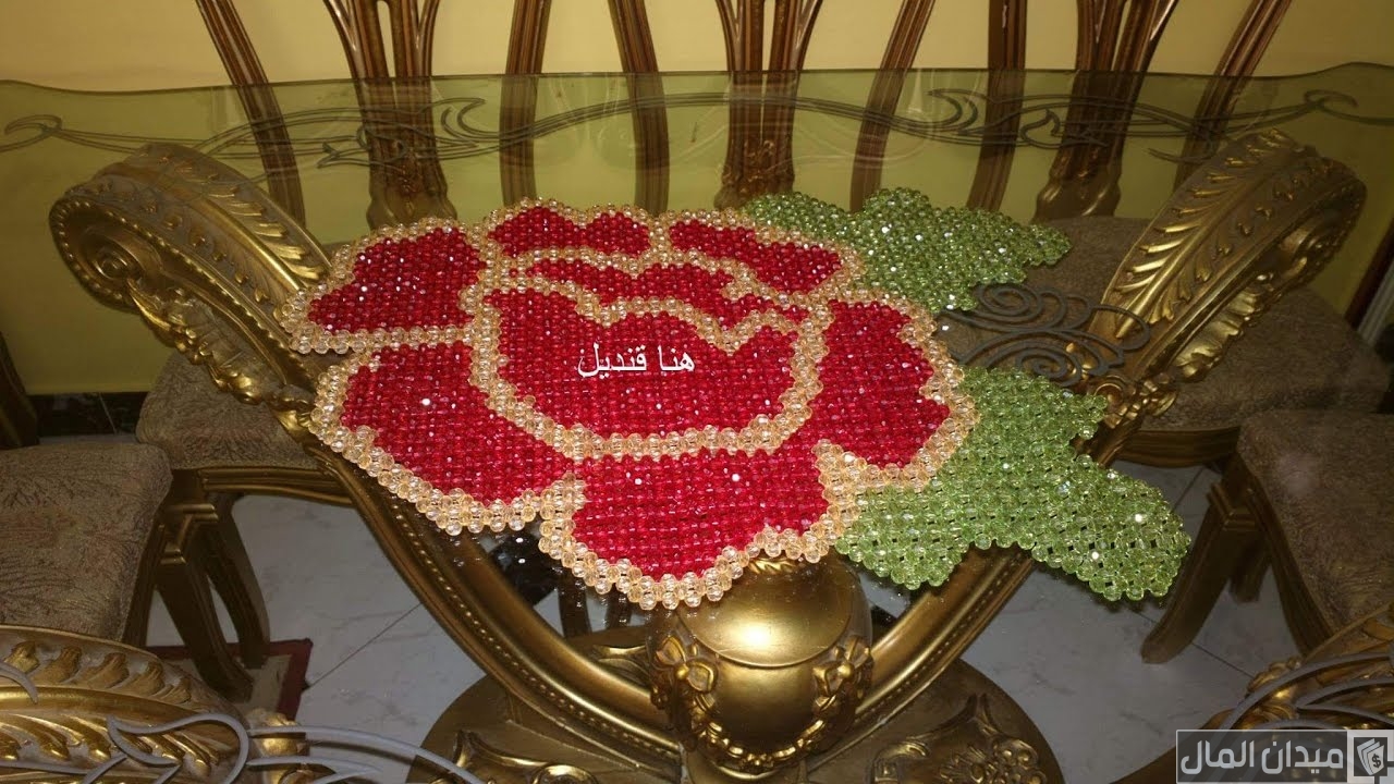خطوات عمل مفرش خرز على شكل وردة