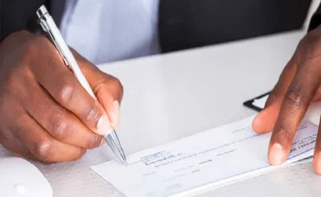 مدة صلاحية الشيك في الإمارات