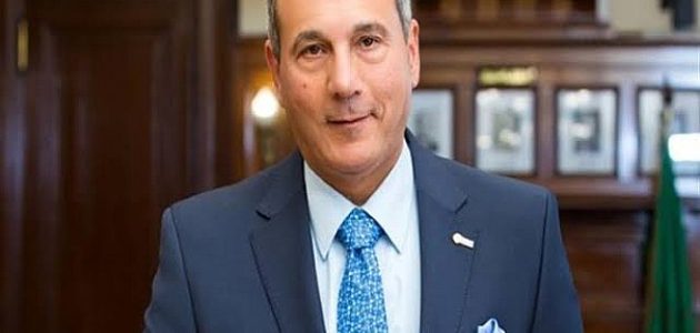 بنوك مصر تستأنف نشاطها بشكل طبيعي صباح الثلاثاء بعد فترة من الترقب