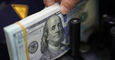 سعر الدولار في مصر يسجل تغيرات ملحوظة خلال التداولات المسائية في الصرافات