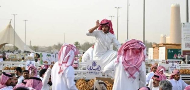 فرص عمل واعدة للشباب في «تمور بريدة» وسط بيئة تنافسية جذابة